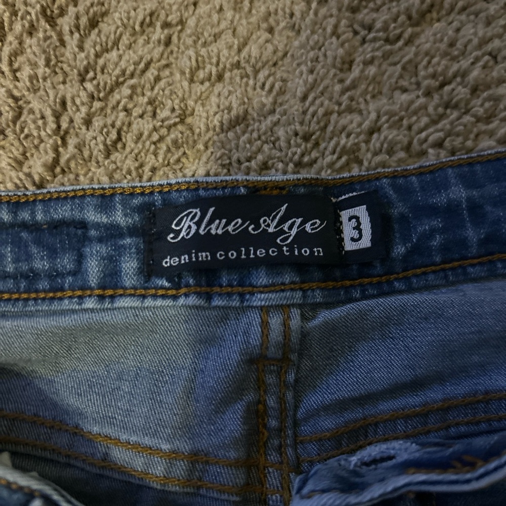 Distressed Blue Jeans - Picture 3 of 5